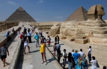 Przez brak turystów Egipt traci miesięcznie miliard dolarów