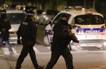 Starcia z policją na przedmieściach Paryża. "Ludzie są głodni"