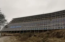 Budowa hotelu Gołębiewski w Pobierowie stanęła przez koronawirusa