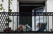 "Policja balkonowa" w Hiszpanii i donosy we Francji.