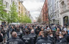 Berlin protesty przeciwko zakazom epidemiologicznym.