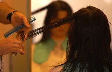 Niemcy: policja wykryła „podziemne” zakłady fryzjerskie