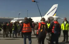 Tak Niemcy witali na Lotnisku w Lipsku An-225 Mrija z transportem maseczek