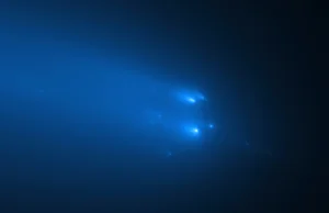 Hubble obserwuje koniec życia komety ATLAS