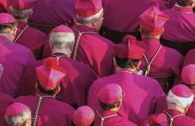 Biskupi zachęcają do udziału w mszach. "Jeśli nie w niedzielę, to można w...