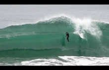 Surferzy porwani przez gigantyczne fale