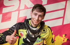 Artur Puzio, trener motocrossu i były mistrz Polski niszczy pole