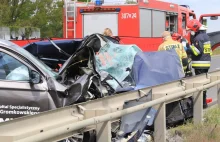 Wrocław - auta miały być darem dla szpitali. Po drodze miały wypadek.