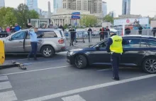 Tramwajno trolluje drogówkę i ratuje kolegę przed holowaniem