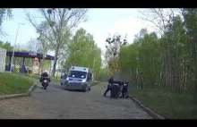 Wywrotka policjanta na motocyklu.
