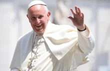 Czy papież Franciszek uczynił dobrze pomagając transseksualnym...