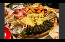 Co zjeść na Bałkanach? Najpopularniejsze przysmaki z Serbii, Bosni, Slowenii..