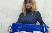 Kobieta rezerwuje czasy dostaw w sklepach, a następnie odsprzedaje je po £30
