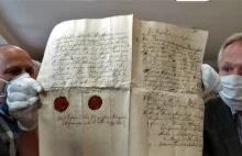 Ponad 200-letnie dokumenty w kapsule czasu w Ziębicach.