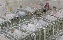 Ukraina: Dzieci urodzone przez surogatki czekają na odbiór.