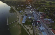 Okuninka pod specjalnym nadzorem. Policjanci sprawdzają, czy wszyscy noszą...