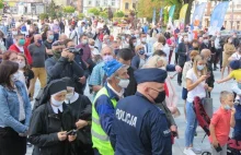 Tłum na urodzinach Jana Pawła II, ludzie nie słuchali policjantów