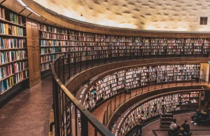 10 książek najchętniej wypożyczanych z biblioteki