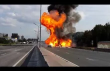 Rosja. Wybuchające butle z gazem na autostradzie