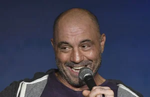 Joe Rogan’s podcast zniknie z wszystkich platform poza Spotify.