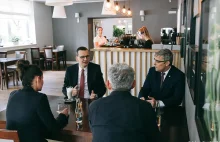 Premier Mateusz Morawiecki nie zastosował się do wytycznych w restauracji....