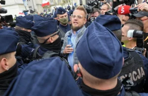 7 zatrzymanych, 260 wniosków o ukaranie. Paweł Tanajno wciąż w izbie zatrzymań