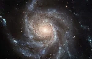 Odkryto, że wszystkie galaktyki obracają się tak samo, tj. raz na miliard lat.