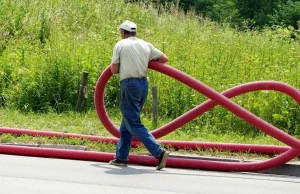 Zamiast 4 tys. minimalnej mamy 10 zł za godzinę.