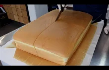 Pieczenie dużego ciasta Castelli ze 120 jaj