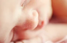 Ukraina: Para z USA zrzekła się chorego dziecka urodzonego przez surogatkę