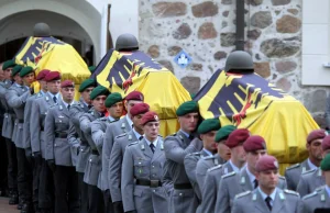 Bundeswehra wzywa prawicowców do odejścia