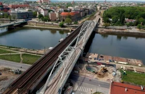 Kraków: pociągi mogą już korzystać z nowego mostu