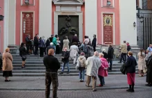 Wraca OBOWIĄZEK uczestniczenia w mszy. Biskupi reagują na luzowanie obostrzeń.