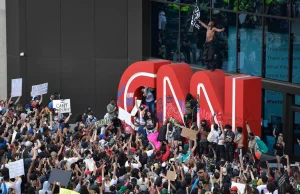Siedziba CNN zdemolowana przez demonstrantów