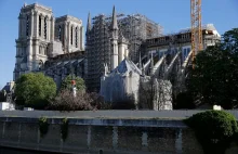 Francja. Plac przed katedrą Notre-Dame w Paryżu znowu otwarty dla turystów