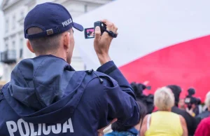 Policja bezprawnie legitymuje zbierających podpisy dla Rafała Trzaskowskiego?