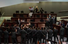 Posłowie HK opozycji mimo zakazu uczcili pamięć o masakrze Tiananmen