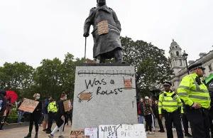 Londyn: Wandale zniszczyli pomnik Churchilla pod samym parlamentem