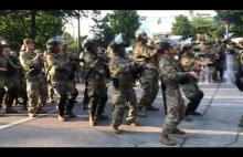 USA Atlanta : National Guard dancing macarena