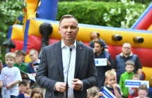 Andrzej Duda podpisał "Kartę rodziny".