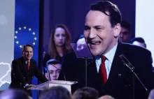 "Dziś kolejna miesięcznica nieodzyskania wraku". Sikorski na Twitterze