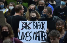 W Poznaniu antyrasiści nieśli hasła " ̶A̶L̶L̶ Black Lives Matter"