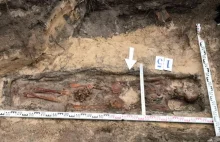 W Łodzi znaleziono szkielet kobiety z bursztynową kolią. To pochówek z XIX...
