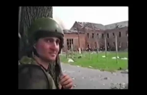 Poskładane filmy z oblężenia szkoły w Biesłanie przez czeczeńskich terrorystów