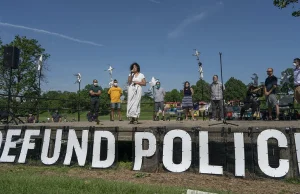 Rada Miasta Minneapolis jednogłośnie podjęła uchwałę o likwidacji policji