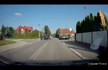 Ojciec wybrał się z córką na przejażdżkę motocyklem... i ktoś zajechał im drogę.