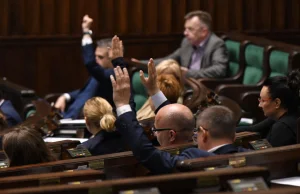 Opozycja przeszkadza rządowi w rządzeniu? Częściej była "za" niż "przeciw"