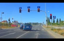 Kierowca w trakcie jazdy doznaje ataku padaczki.
