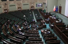 PiS chce przedłużenia możliwości zdalnego obradowania Sejmu na czas nieokreślony