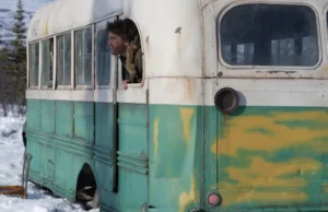 Alaska. Autobus znany z filmu „Into the Wild” usunięty przez władze.